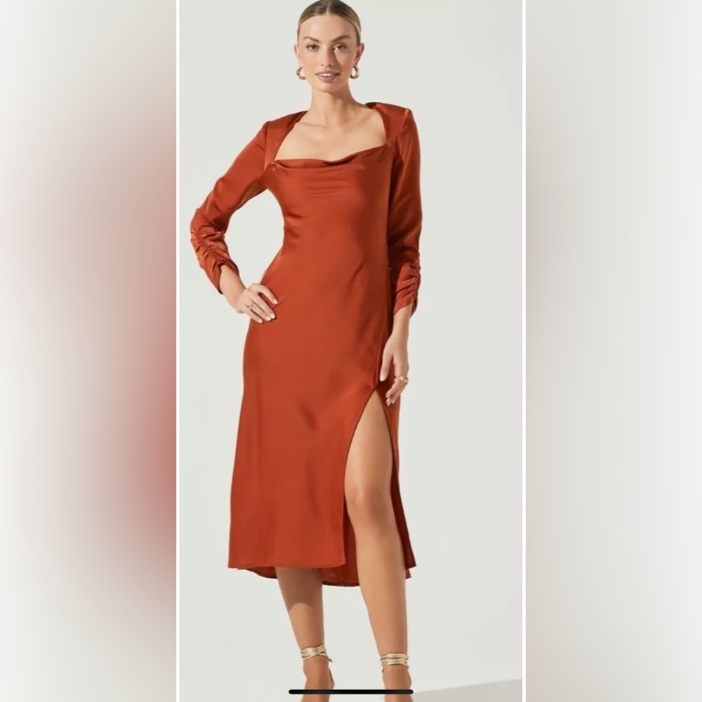 ASTR The Label Gracie Long Sleeves Cutout Satin Midi Dress